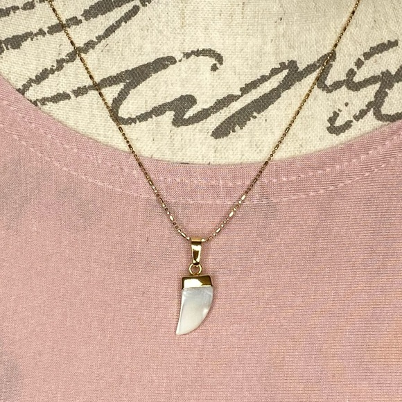 Mother of Pearl Necklace Horn Carved Shell BOHO Gold - Picture 5 of 16